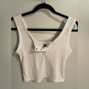 Lillusory White Button Cropped Tank-Top (size M)